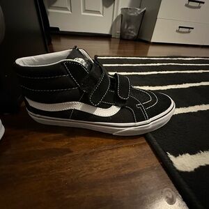 Like new mid top old school vans
